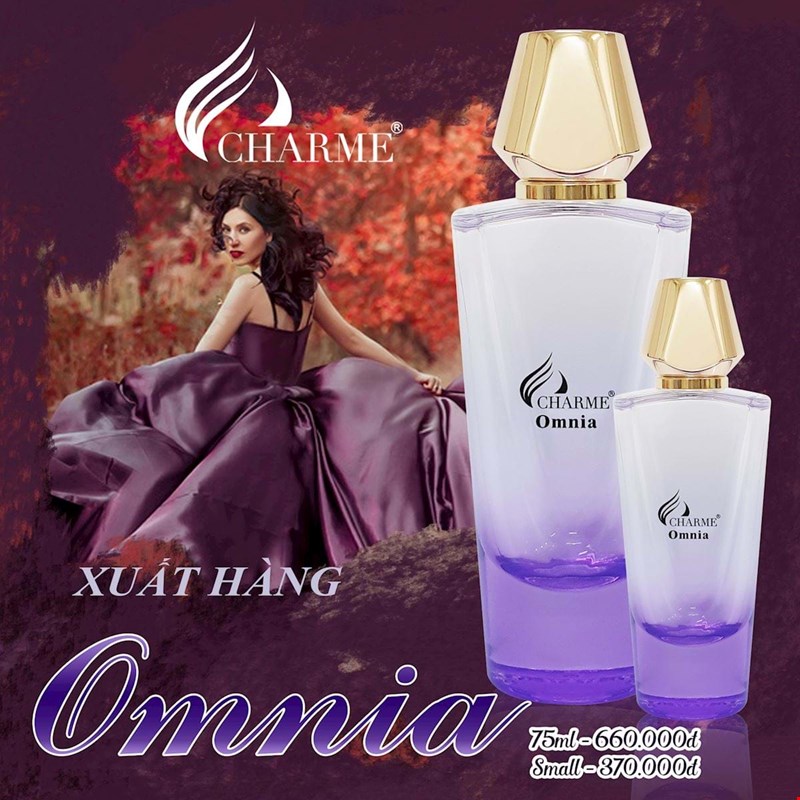 Charme Omnia Crysral quen thuộc này được cách tân với chiếc nơ Vara hồng và tím tách biệt rõ nét.