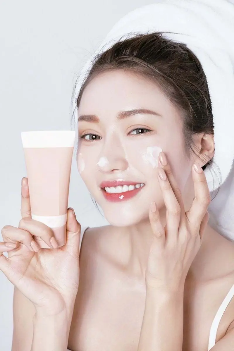 Nhớ khóa ẩm sau khi dưỡng ẩm nhé