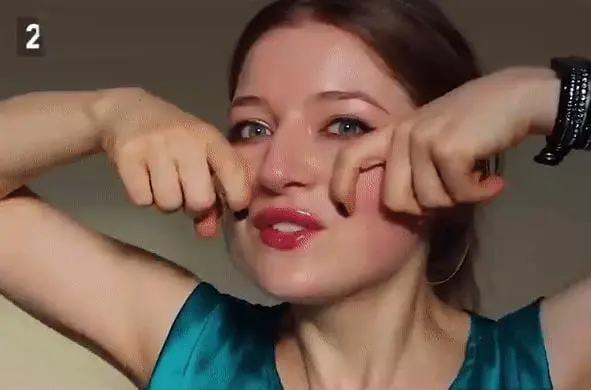 Trước khi đi ngủ, mát xa mặt theo 6 động tác này, sáng dậy da trắng hồng, mịn màng như em bé