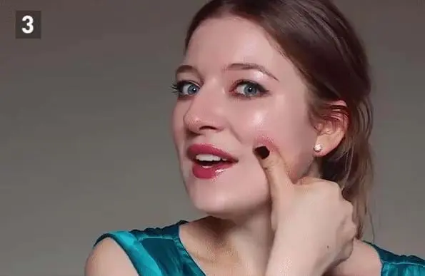 Trước khi đi ngủ, mát xa mặt theo 6 động tác này, sáng dậy da trắng hồng, mịn màng như em bé