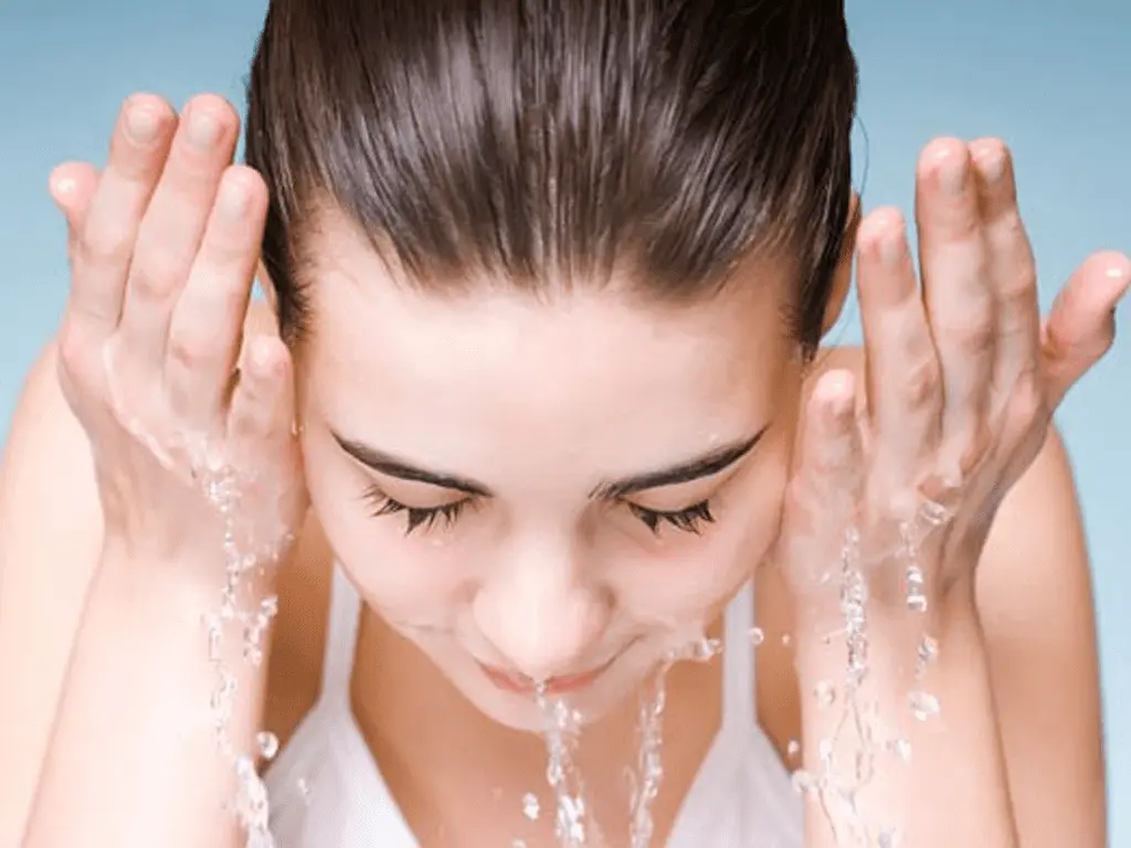 7 Cách Chăm Sóc Da Mùa Hè Không Thể Bỏ Qua