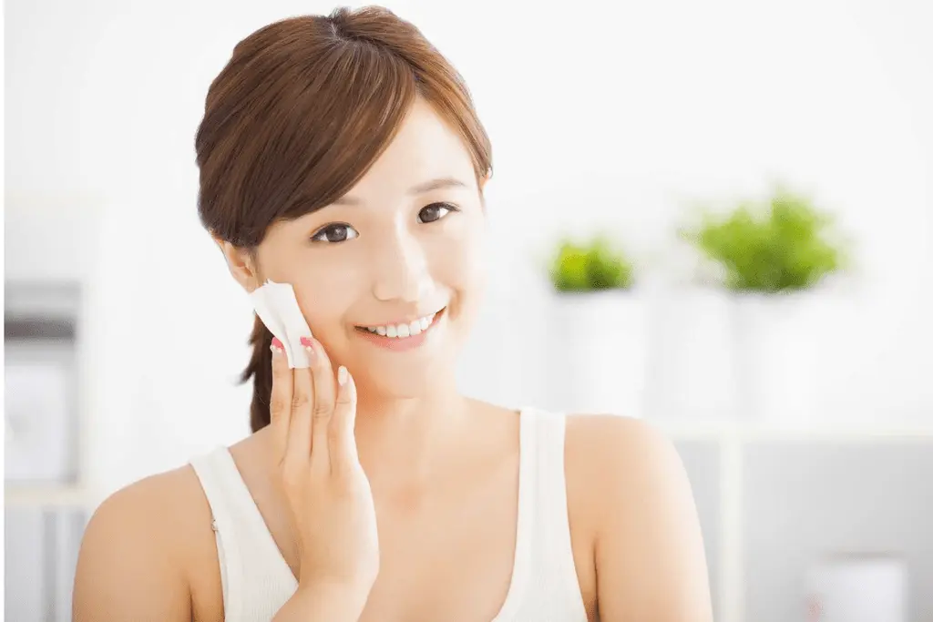7 Cách Chăm Sóc Da Mùa Hè Không Thể Bỏ Qua