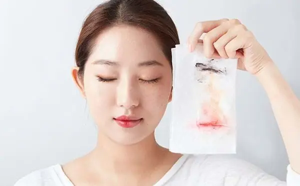 Nên tẩy trang mấy lần 1 ngày là đúng và đủ